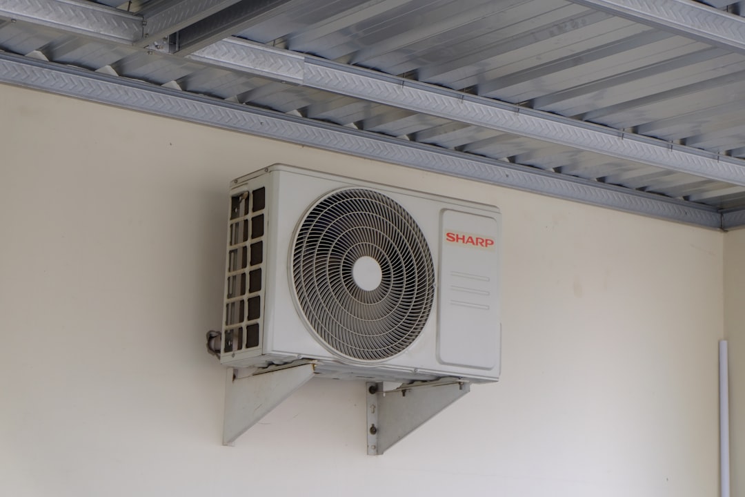 35 Grad im Homeoffice: Wie ich meinen Altbau mit einer Split-Klimaanlage doch noch kühl bekam
