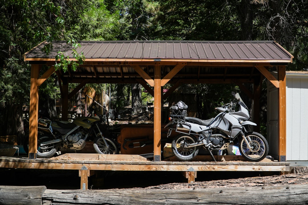 Unser Carport-Drama in Thüringen: Wie aus einem einfachen Plan ein Kampf mit dem Baurecht wurde